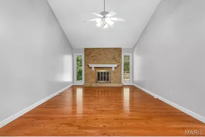 5015 Suson Hills Drive, Saint Louis, MO 63128 - Photo 6