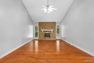 5015 Suson Hills Dr, Saint Louis, MO 63128 - Photo 6