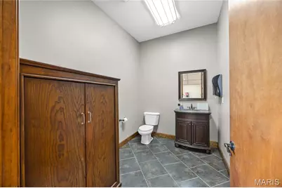 9084 Veterans Memorial Parkway, O'Fallon, MO 63366 - Photo 36
