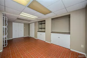 12122 Regency Dr, Saint Louis, MO 63128 - Photo 38
