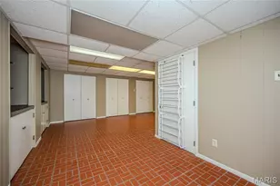 12122 Regency Dr, Saint Louis, MO 63128 - Photo 40