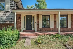 12122 Regency Dr, Saint Louis, MO 63128 - Photo 2