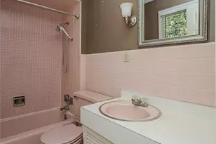 12122 Regency Dr, Saint Louis, MO 63128 - Photo 32