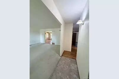 4458 Rhine Drive, Florissant, MO 63033 - Photo 6