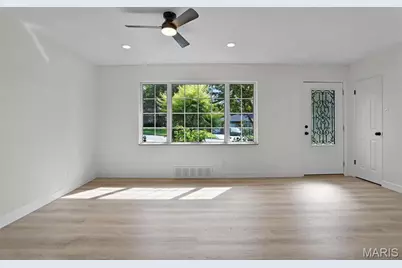 9609 Howerton Drive, Saint Louis, MO 63123 - Photo 6