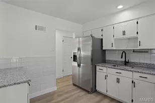 9609 Howerton Dr, Saint Louis, MO 63123 - Photo 14