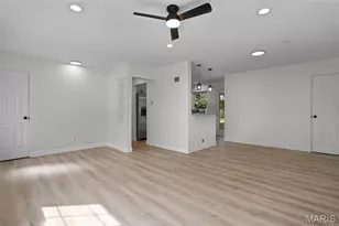 9609 Howerton Dr, Saint Louis, MO 63123 - Photo 8