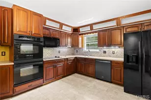11070 Easy St, Saint Ann, MO 63074 - Photo 8