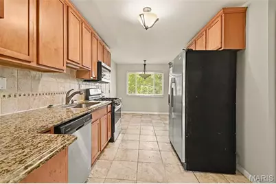 12115 Wensley Road, Florissant, MO 63033 - Photo 8