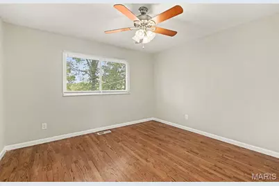 12115 Wensley Road, Florissant, MO 63033 - Photo 12