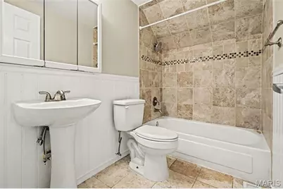 12115 Wensley Road, Florissant, MO 63033 - Photo 18