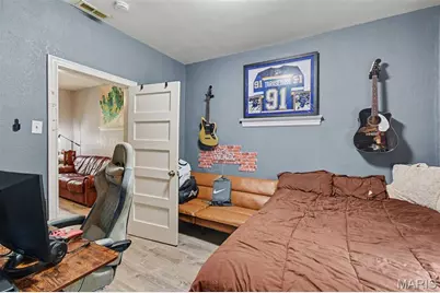 5218 Gresham Avenue, Saint Louis, MO 63109 - Photo 10