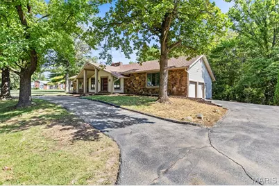 1 Bluff View Court, Saint Charles, MO 63303 - Photo 2