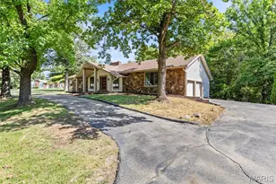 1 Bluff View Ct, Saint Charles, MO 63303 - Photo 2