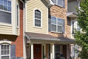 2630 Mcknight Crossing Ct, Saint Louis, MO 63124 - Photo 1