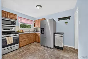 11917 Glenridge Dr, Maryland Heights, MO 63043 - Photo 8