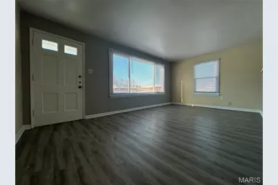 6000 Cascade Drive, Saint Louis, MO 63134 - Photo 2