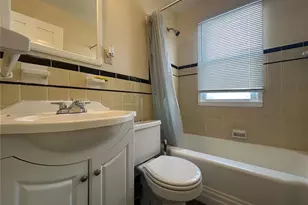 6000 Cascade Dr, Saint Louis, MO 63134 - Photo 6