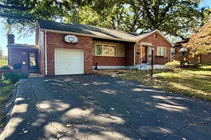 6324 Gramond Dr, Saint Louis, MO 63123 - Photo 2