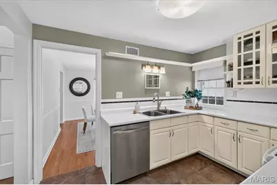 1210 N Sappington Road, Glendale, MO 63122 - Photo 6