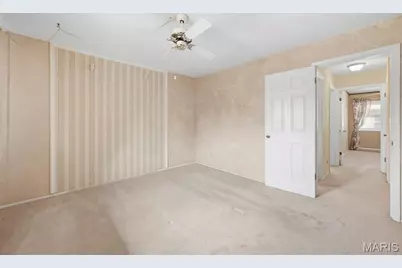 7568 Hazelcrest Drive, Hazelwood, MO 63042 - Photo 8