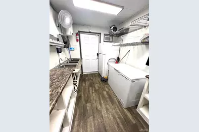 8990A Jennings Station Rd, Jennings, MO 63136 - Photo 6