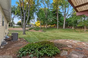 12363 Merrick Dr, Saint Louis, MO 63146 - Photo 38