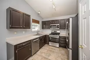 204 Pebble Creek Ct, Imperial, MO 63052 - Photo 12