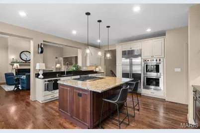 12531 Ridgefield Drive, Des Peres, MO 63131 - Photo 18