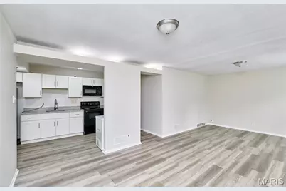114 Monteith Circle, Saint Louis, MO 63137 - Photo 6