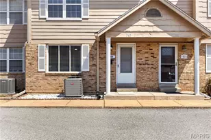 262 Carmel Woods Dr, Ellisville, MO 63021 - Photo 2