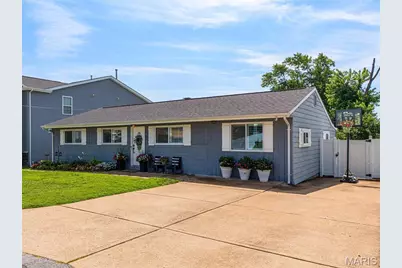 10412 Savannah Avenue, Frontenac, MO 63131 - Photo 2