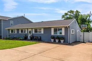 10412 Savannah Ave, Frontenac, MO 63131 - Photo 2