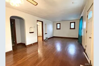 9462 Brenda Avenue, Affton, MO 63123 - Photo 4