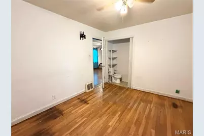 9462 Brenda Avenue, Affton, MO 63123 - Photo 6