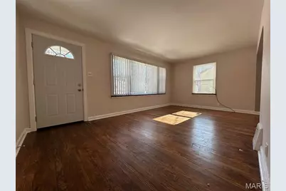 6325 Everett Drive, Saint Louis, MO 63134 - Photo 2