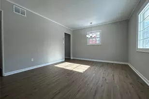 129 Wiegel Dr, Saint Louis, MO 63135 - Photo 2