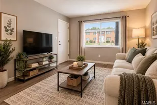 7904 Camelot Ln, Saint Louis, MO 63123 - Photo 2