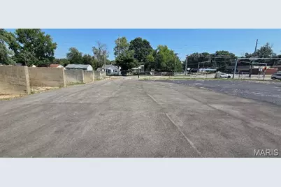 8515 Airport Road, Berkeley, MO 63134 - Photo 16