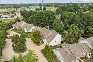 15903 Picardy Meadow Ct, Saint Louis, MO 63017 - Photo 4