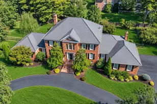 100 Wexler Manor Ct, Saint Louis, MO 63141 - Photo 2
