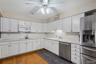 585 Coeur de Royale Dr, Creve Coeur, MO 63141 - Photo 12