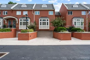 8 W Pine Ct, Saint Louis, MO 63108 - Photo 2