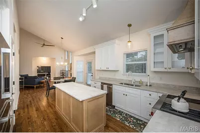 12010 Manhattan Place, Des Peres, MO 63131 - Photo 18