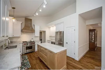 12010 Manhattan Place, Des Peres, MO 63131 - Photo 14