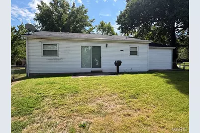 10619 Foxlair Drive, Saint Louis, MO 63137 - Photo 12