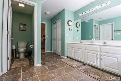 2420 Boardwalk Place, Saint Louis, MO 63129 - Photo 16