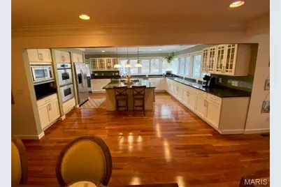 3037 Westham Drive, Town and Country, MO 63131 - Photo 4
