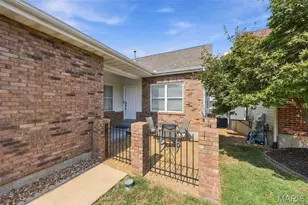 313 Holloway Ridge Ct, Ballwin, MO 63011 - Photo 2