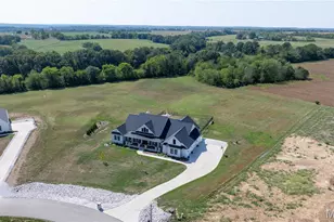 129 Lonesome Dove Wy, Foristell, MO 63348 - Photo 2